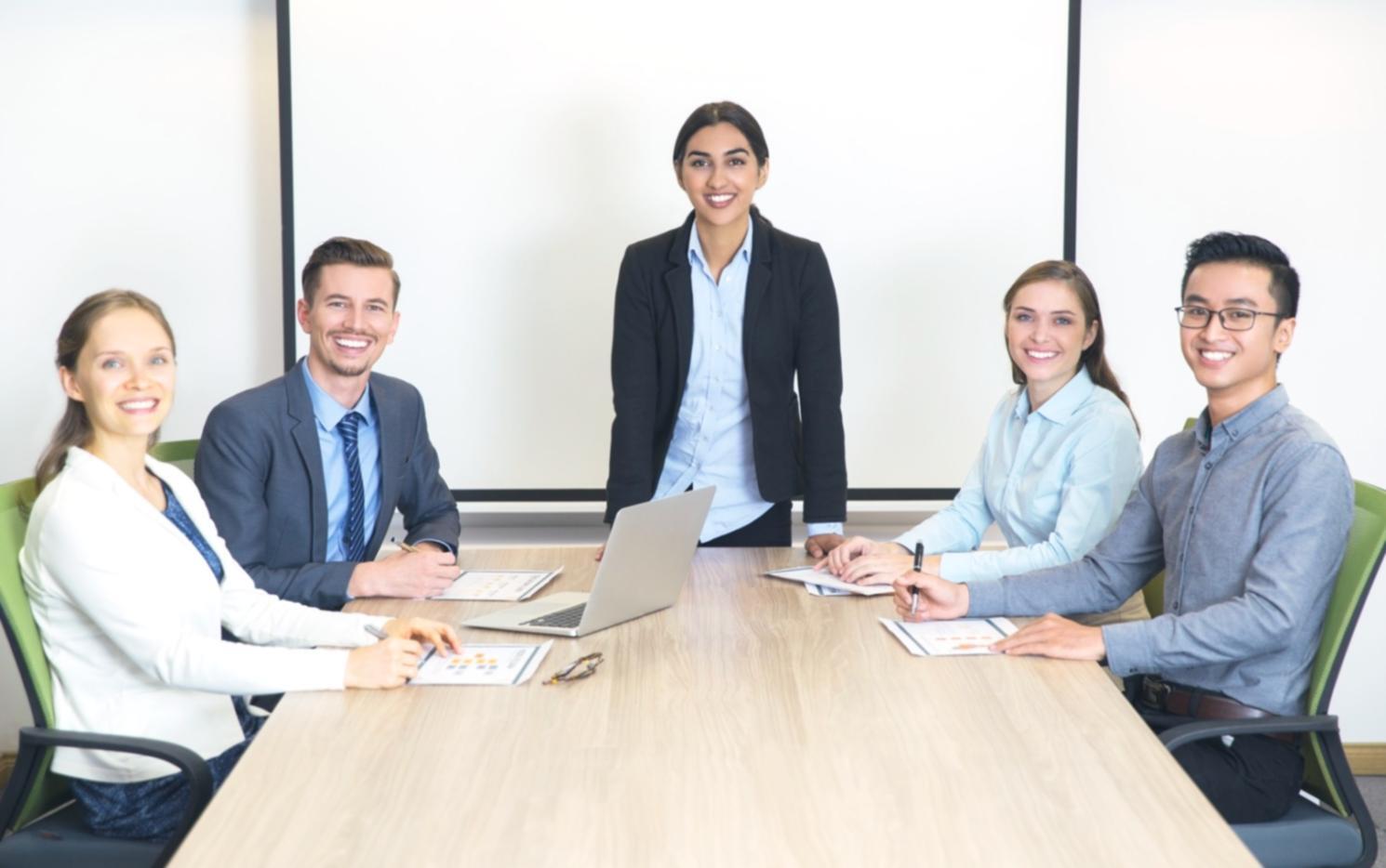 Espace de collaboration moderne pour partenaires financiers